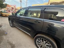 جیپ گراند شیرۆکی